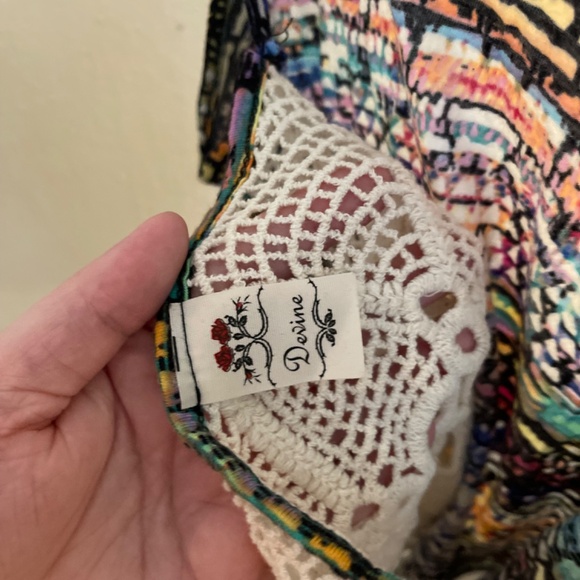 devine tank with crochet-like back - M - Picture 3 of 3